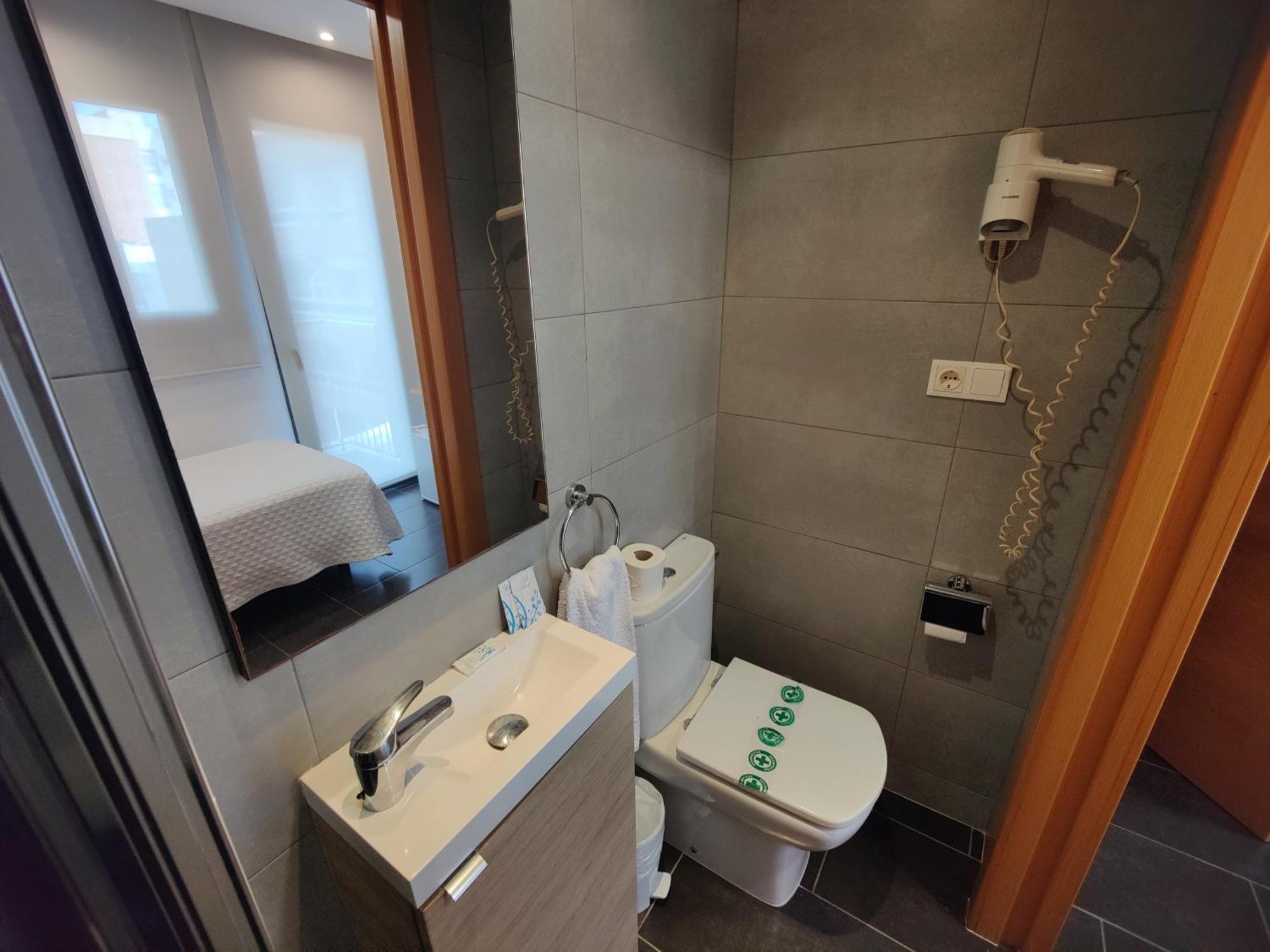 Eenpersoonskamer met Eigen Badkamer